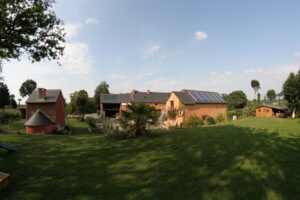 Domaine de Trémagouët*** gites de groupe de 15 à 48 places avec piscine, spa & institut, jardin paysagé & jeux de plein air